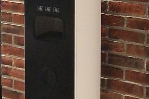 Automatic hand sanitiser dispenser